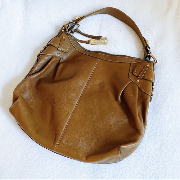 SOLD❌ DKNY Vintage Leather Shoulder Hobo Bag Brown - Picture 2 of 10